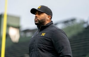 Atualização sobre a prisão de Sharon Moore: treinador demitido de Michigan enfrenta investigação de agressão