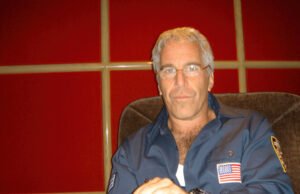 Pelo menos 16 arquivos de Epstein com fotos de Trump desapareceram do site do DOJ