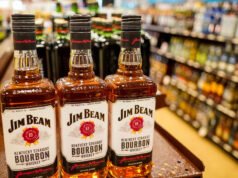 Jim Beam fecha destilaria de Kentucky por um ano enquanto as tarifas de Trump atingem duramente