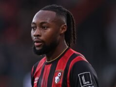 Andoni Iraola retorna em meio a crescentes especulações sobre a saída de Antoni Semenio em janeiro