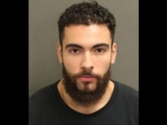 Estudante universitário da Flórida escondeu AR-15 debaixo da cama e ordenou 1.500 tiros em colete tático e em seu dormitório, disse a polícia