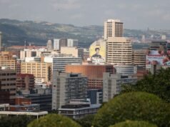 Onze pessoas, incluindo três crianças, foram mortas em tiroteios em bares na África do Sul