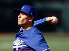 Os Rangers perdem os direitos de Diamondback, de 27 anos, redundante como arremessador