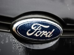 Ford e Renault fazem parceria em EVs mais baratos na ‘luta pela vida’