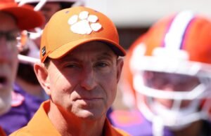 Dabo Swinney, de Clemson, envia mensagem forte para Penn State, bowl game