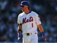 O executivo do Mets, Jeff McNeil, enviou-lhe a mensagem após ser expulso