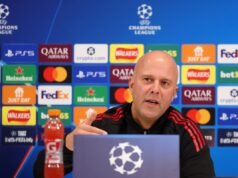 O técnico do Liverpool, Arne Slott, quebrou o silêncio com o discurso impressionante de Mohamed Salah
