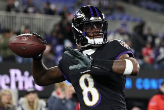 Atualização do Baltimore Ravens sobre Lamar Jackson após lesão na derrota para o Patriots