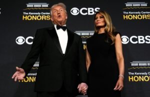 Trump brincou sobre renomear o Kennedy Center com seu próprio nome enquanto ocupava o centro do palco no show de honra