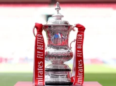 Na FA Cup, o Spurs recebe o Villa no Holders Palace, no Macclesfield, da sexta divisão.