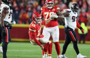 Patrick Mahomes sabe que as chances dos Chiefs de chegar aos playoffs estão “diminuindo”.
