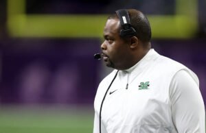 Fonte: Memphis contrata o técnico do Southern Miss, Charles Huff, para substituir Ryan Silverfield