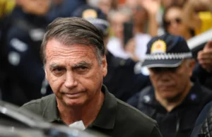 Bolsonaro passa por cirurgia de hérnia na quinta-feira
