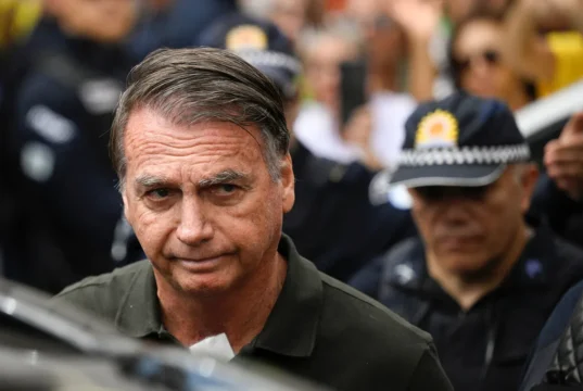 Bolsonaro passa por cirurgia de hérnia na quinta-feira
