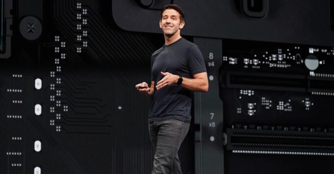 apple-highlights-from-wwdc2019-john-ternus-introduces-new-mac-pro-06031.jpg