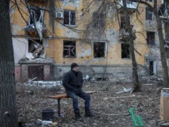 A Rússia está à porta, lutando pela sobrevivência no leste da Ucrânia