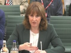 Reeves: O primeiro-ministro e eu decidimos ‘em equipe’ não aumentar o imposto de renda