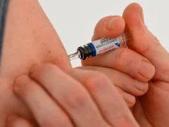 FDA investiga possíveis mortes em adultos devido à COVID-19