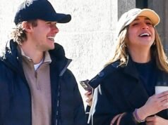 Tate McRae e a estrela da NHL Jack Hughes relaxaram em uma caminhada em Nova York após o jogo dos Devils