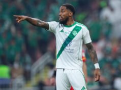 Ex-astro da Premier League Ivan Toney é preso por dar cabeçada em caçador de selfies em bar de Londres