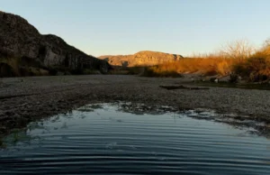 Sheinbaum, do México, busca acordo de água com os EUA após alerta tarifário de Trump