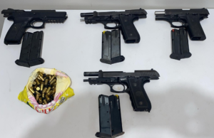 Armas roubadas de cofre de condomínio encontradas com o primeiro-ministro
