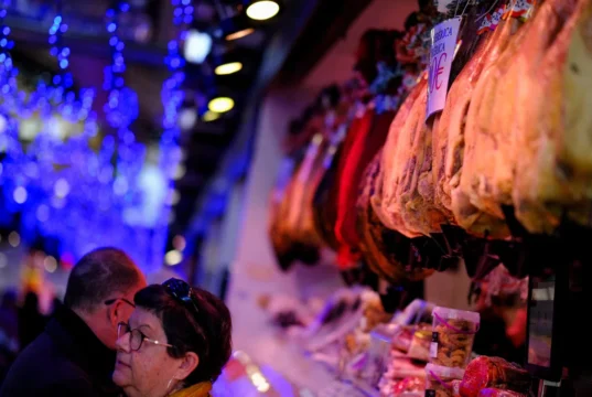 Espanha investiga cinco laboratórios para encontrar fonte de peste suína