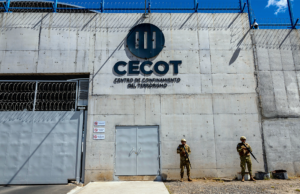 Bosberg ordenou que Trump trouxesse de volta a classe de imigrantes CECOT deportada em março