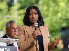 Trump lançou sua campanha no Senado contra Jasmine Crockett em um confronto importante em 2026