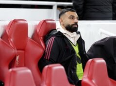 Você deve estar mordendo o lábio – Michael Owen critica Mohamed Salah