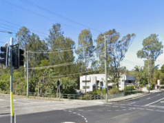 Um homem sofre ferimentos graves após suposto esfaqueamento no trânsito em The Gap, Brisbane