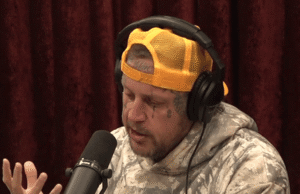 Jelly Roll diz a Joe Rogan que ele era tão gordo que sexo era como jogar Twister