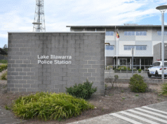 Atualização da polícia após corpo de mulher encontrado em um carro fora da delegacia de polícia de Lake Illawarra: ‘Muito, muito triste’