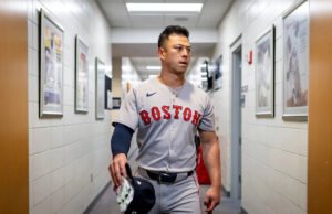 Outfielder do Red Sox e líder veterano assina com Seattle após quatro temporadas em Boston