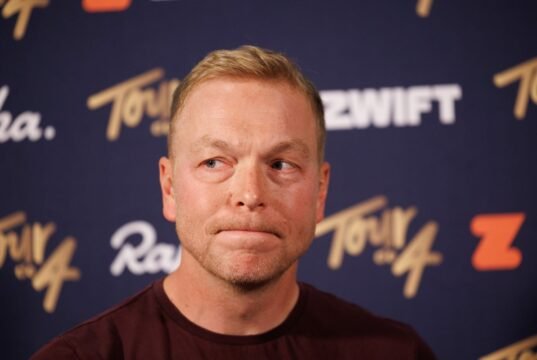 Chris Hoy quebra a perna no ‘pior acidente de todos os tempos’ em meio a uma dolorosa batalha contra o câncer de próstata