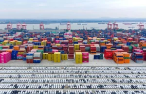 Superávit comercial da China ultrapassa US$ 1 trilhão pela primeira vez este ano, à medida que as exportações se recuperam