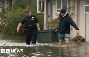 Inundações no noroeste do Pacífico preparam milhares de pessoas para evacuar
