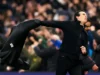 Unai Emery não precisa de jaqueta, pois o Aston Villa sonha com a glória do título