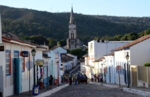 Prefeitura de Goiás abre eleições com salário de R$ 4,5 mil