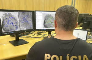 Homem ‘jurou inocência’ quando foi preso em relações públicas, e a polícia descobriu que seu irmão era realmente culpado do crime há mais de 10 anos