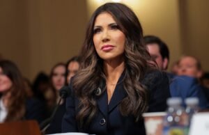 Os manifestantes interromperam a audiência de segurança interna de Noem enquanto as autoridades alertavam sobre a ameaça crescente