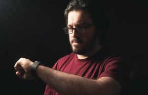 Não quero usar um smartwatch Apple ou Samsung porque estou preocupado com minha saúde. A razão é a seguinte