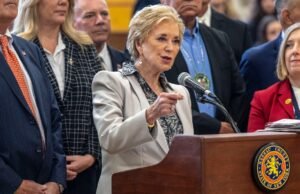 A administração Trump encerrou um esquema fraudulento de auxílio estudantil de US$ 1 bilhão