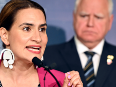 A tenente-governadora do MN, Peggy Flanagan, critica a operação do ICE enquanto o estado enfrenta investigação de fraude