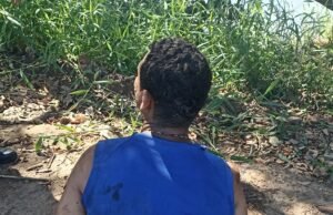 Primeiro Ministro prendeu mulher inconsciente em rio no RJ