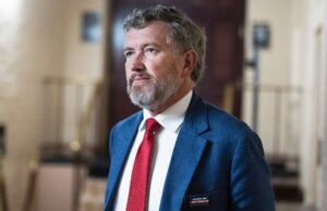 Projeto de lei do deputado Thomas Massey para retirar os Estados Unidos da OTAN