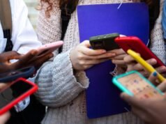 Pesquisa mostra que a maioria dos adolescentes usa YouTube, Instagram e TikTok todos os dias