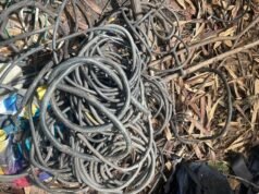 Os homens junto com o fio de cobre roubado da Usiminus são presos