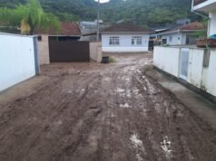 SC declara estado de emergência em cidade onde famílias foram arrastadas pela enchente e dá conta dos prejuízos