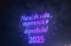 Uma exposição de Natal com 600 drones ilumina os céus de Rio Branco